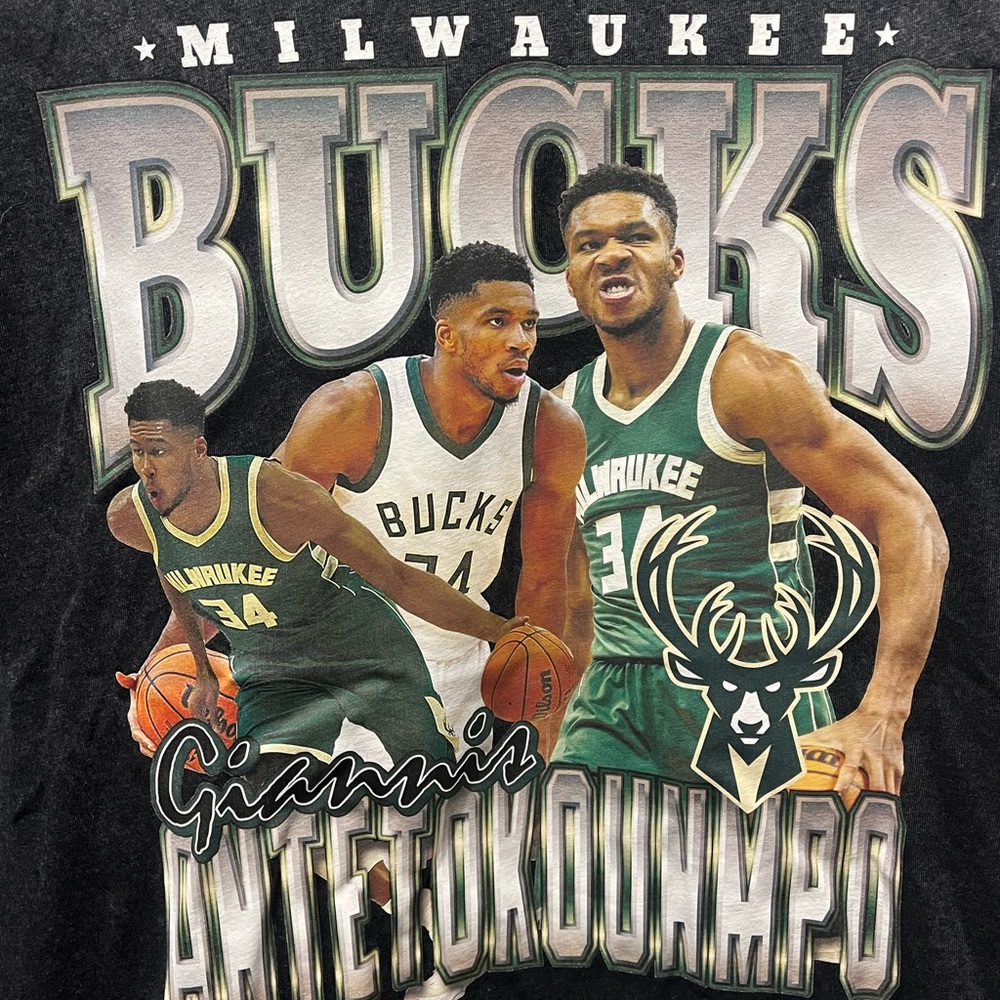 Milwaukee Bucks Giannis Antetokounmpo Graphic T-Shirt – Ultra Game – Men’s XS